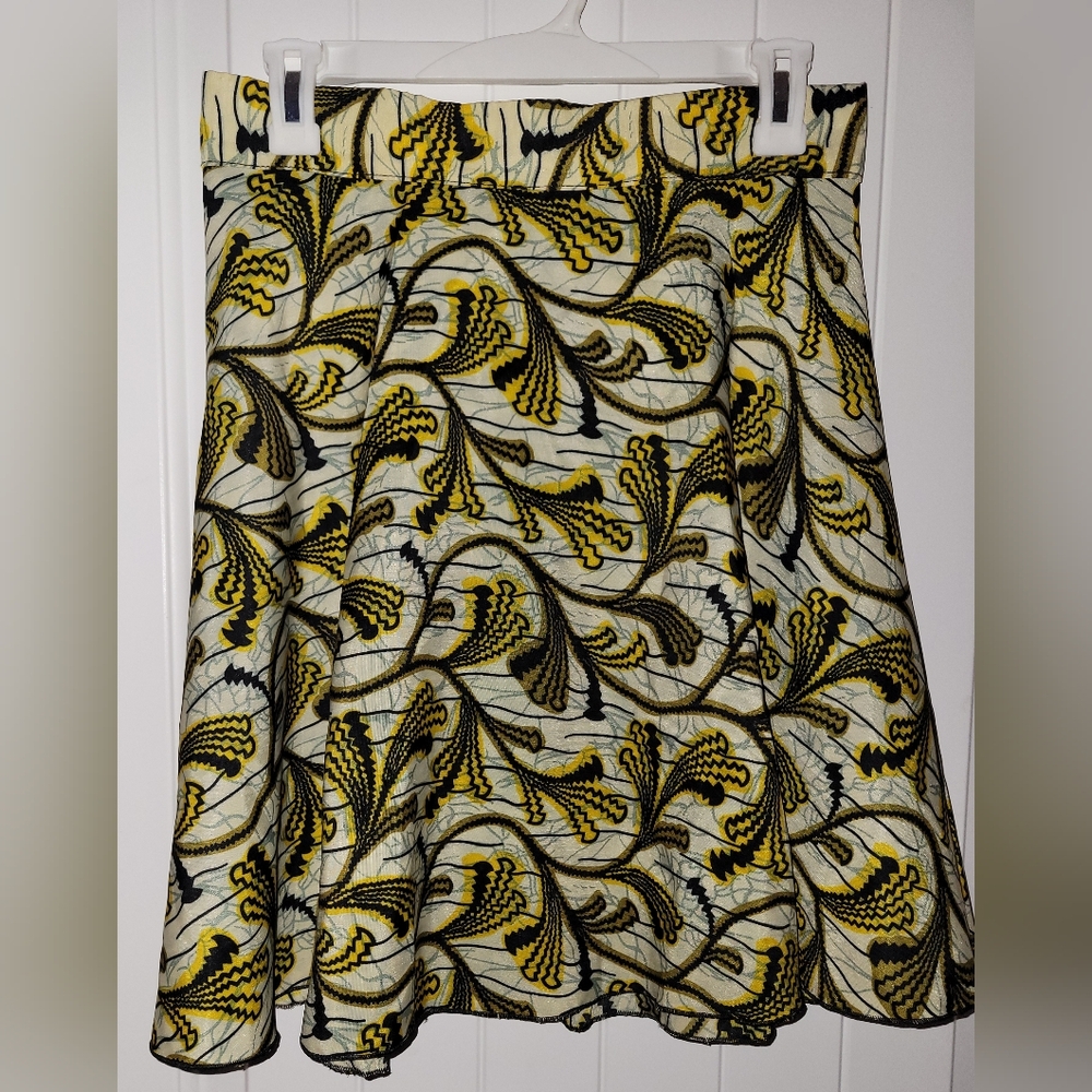 Vintage Floral Yellow and Black Skirt NWT Small ❤️